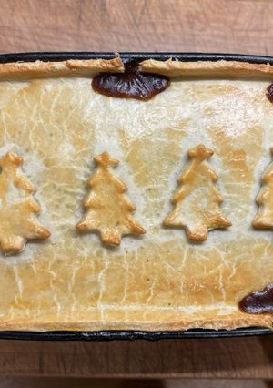 A picture of Mushroom and ale pie.