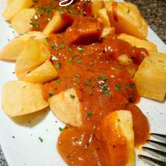 Una foto de Patatas bravas (sin tomate, claro)