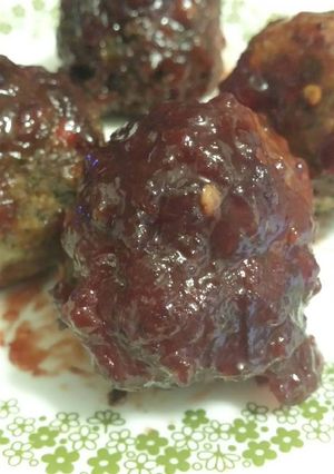 A picture of Vegetarian meatballs / Yule dinner.