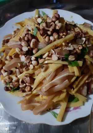 Hình của món Gỏi măng rừng.