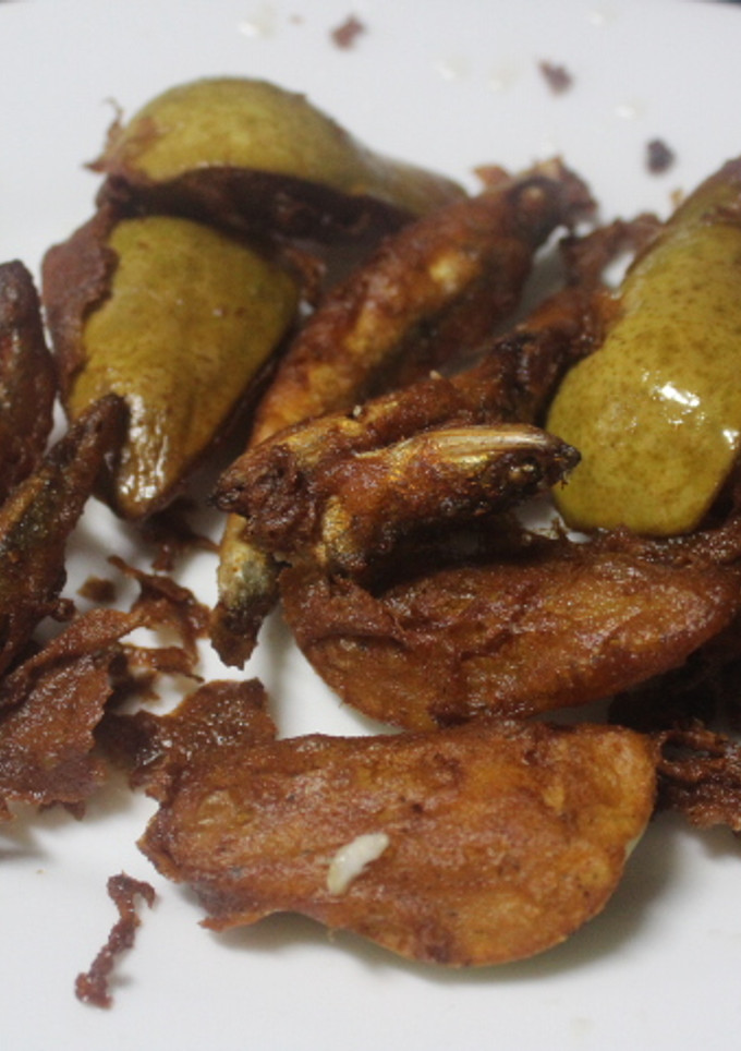 Una foto de Boquerones y peras rebozadas