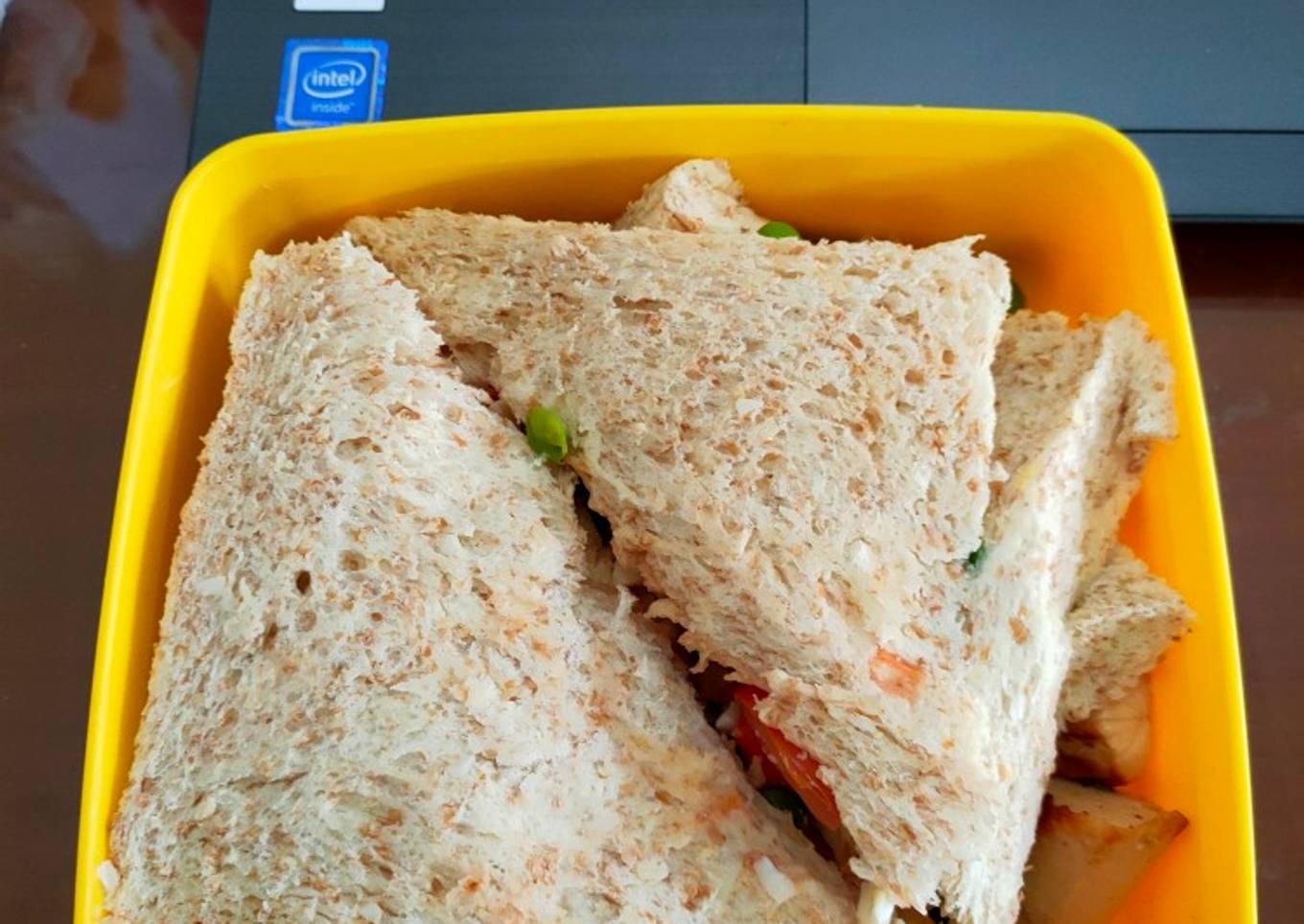 Roti gandum sayur telur