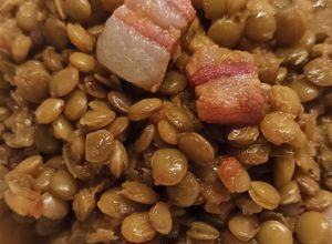Una foto de Llenties amb cansalada ibèrica