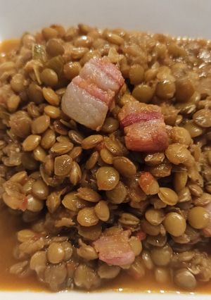 Una foto de Llenties amb cansalada ibèrica