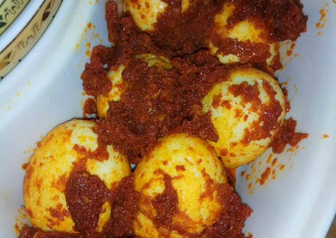 Langkah Mudah untuk Menyiapkan Telur Balado (simple) Anti Gagal