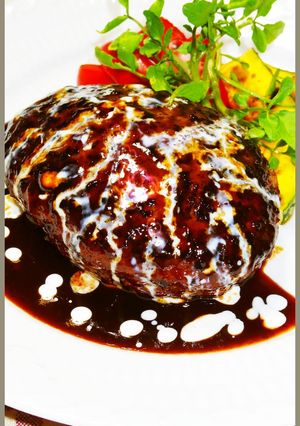 A picture of Direct From a Former Steak Chef: The Golden Ratio for Hamburger Steak.