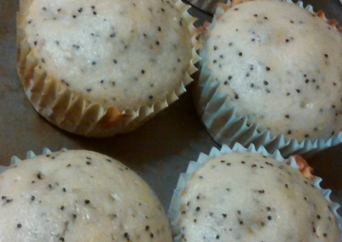Cranberry poppyseed muffins