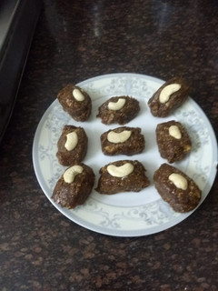 A picture of Dates Pinni.
