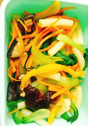 Hình của món Nui xào rau củ eat clean.