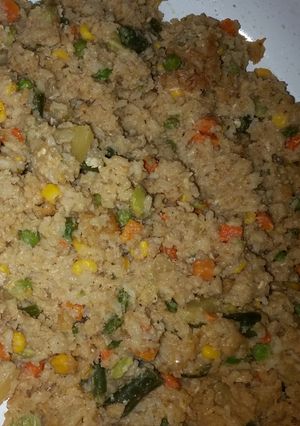 A picture of Amazing pineapple fried rice.