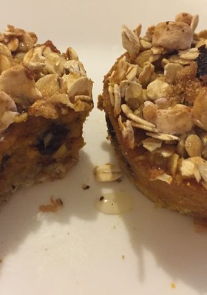 A picture of Mini Pumpkin Oatmeal Pies.