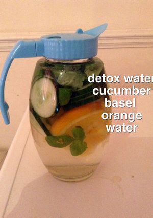 A picture of Detox Water.