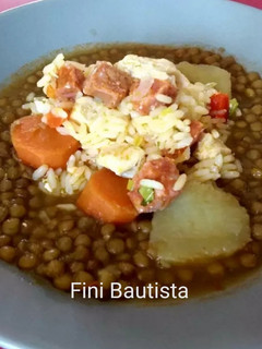 Una foto de Lentejas con arroz y pollo