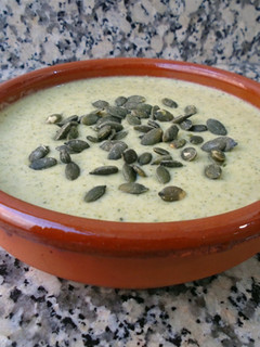 Una foto de Crema de brócoli, leche de coco y mascarpone