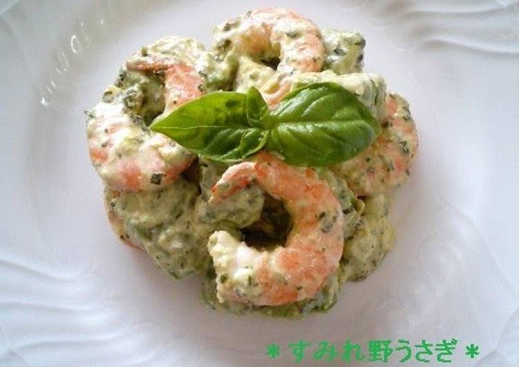 Recipe of Super Quick Homemade Shrimp &amp; Avocado Salad with Aromatic Basil