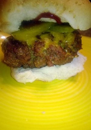 A picture of Applewood cheese burger.