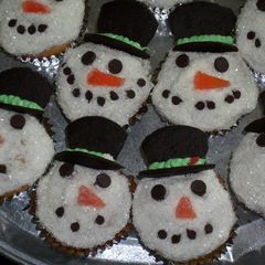 A picture of Festive Snowmen Cupcakes.