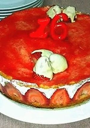 A picture of Strawberry & cream cake.