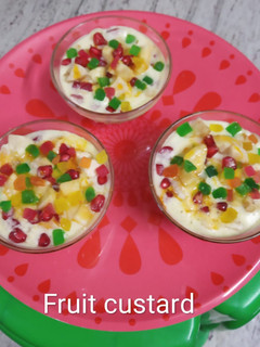 ப்ரூட் கஸ்டர்ட் (Fruit Custard Recipe in Tamil) செய்முறை முக்கிய புகைப்படம்