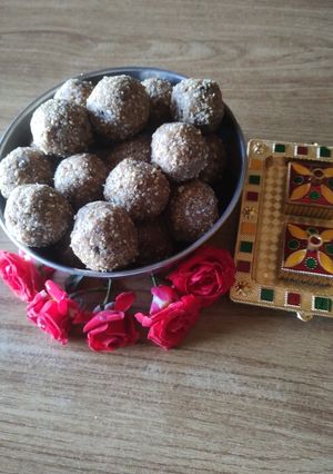 A picture of Sesame seed ladu.