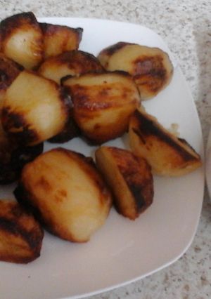 A picture of My Garlic Roast Potatoes and Garlic Flavoured Gravy 😉.