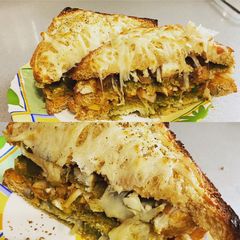 A picture of Hulk sandwich.
