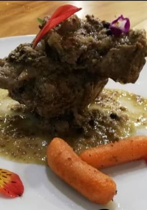 Una foto de Conejo en salsa antigua y viceras