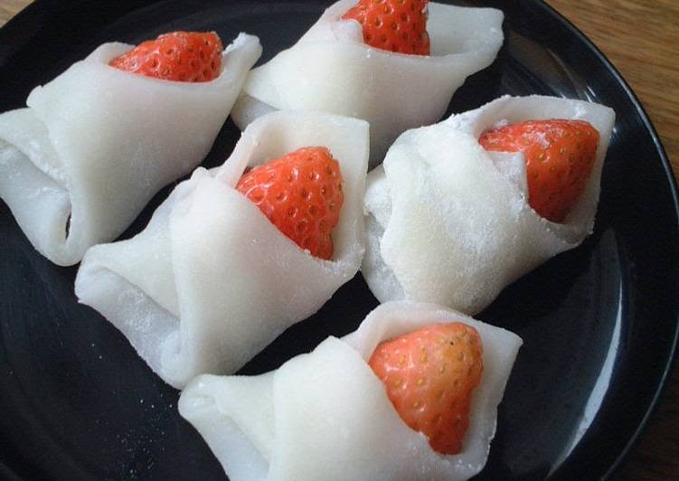 Recipe of Perfect Wrapped Ichigo Daifuku (Strawberry Dumplings) For Girls&#39; Day Festival