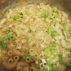 A picture of Creamy pasta.