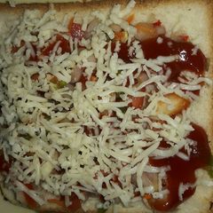 A picture of Homemade healthy bread pizza.