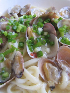 A picture of Udon noodles alle Vongole.