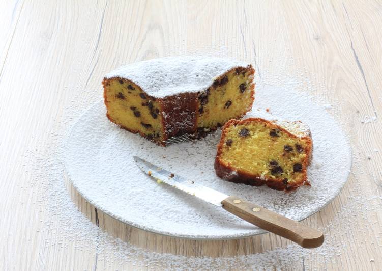 Bizcocho de naranja y chispas de chocolate
