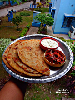 A picture of Aloo Paratha.
