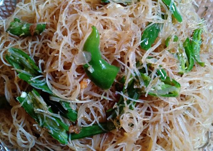 Cara Membuat Bihun Goreng Cabai Hijau Irit Anti Gagal