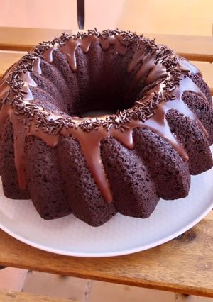 Una foto de Bundt cake vegano de chocolate