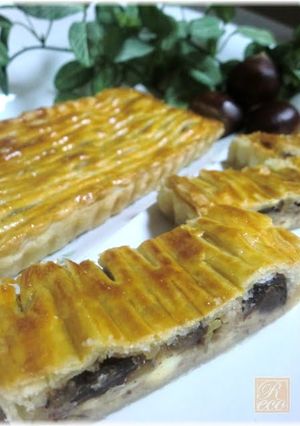 A picture of Creme de Marron Pie with Chestnuts Simmered in Inner Skins and Cream Cheese.