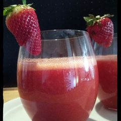 A picture of AMIEs STRAWBERRY Juice.