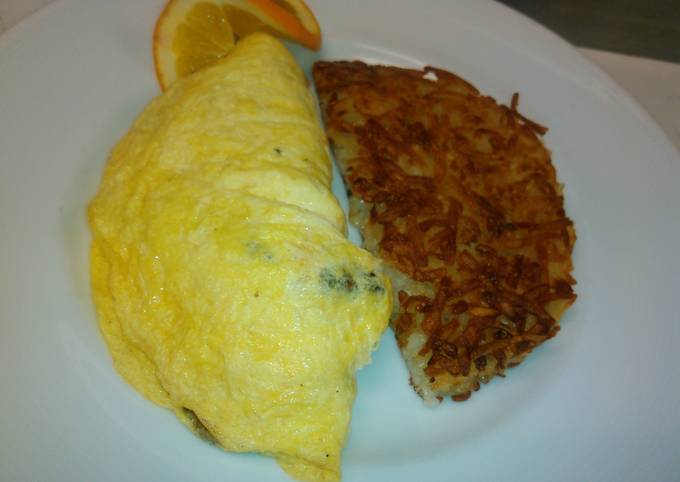 Mushrooms and onions omelette