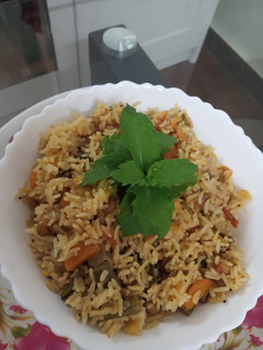 சிம்ப்பிள் தட்டபயறு பிரியாணி (Thattapayaru biryani recipe in tamil) செய்முறை முக்கிய புகைப்படம்