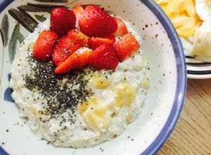 Hình của món Yến mạch trái cây - Bữa sáng siêu nhanh.