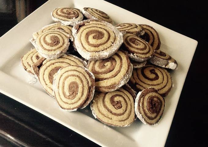 Yummy Vanilla/Chocolate Cookie Snails