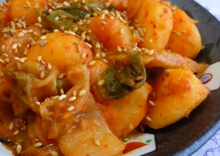 Quick Simmered Kimchi Potatoes