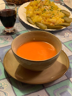 Una foto de Gazpacho con hortalizas de la huerta