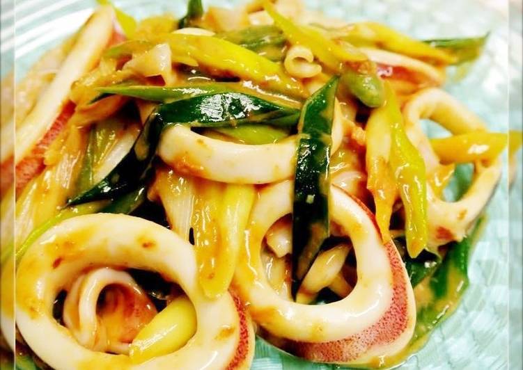 Recipe of Super Quick Homemade Easy Squid and Japanese Leek Stir-Fry with Oyster Sauce and Mayo