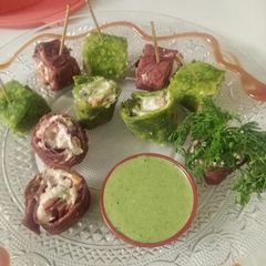 A picture of Colourful veg mayonnaise tortilla.