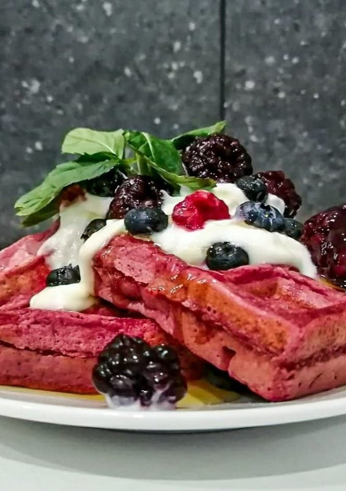 Una foto de Pink waffles