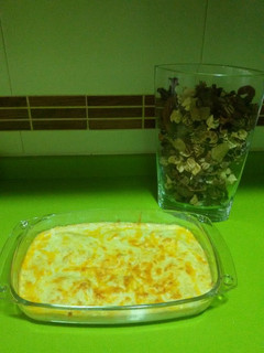 Una foto de Filetes de pollo con salsa de cebolla con thermomix