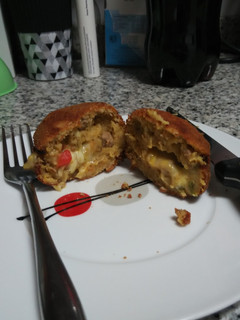 Una foto de Albóndigas vs patata rellena