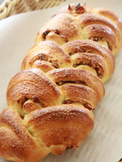 A picture of Honey Walnut Bread.