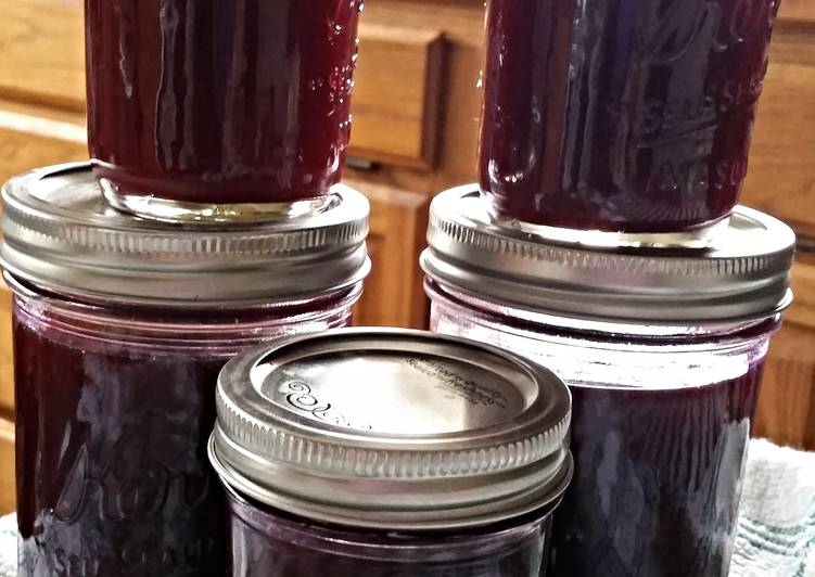 How to Prepare Speedy Tinklee&#39;s Huckleberry shine